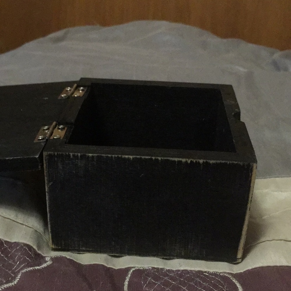 Little box - Picture 3 of 3